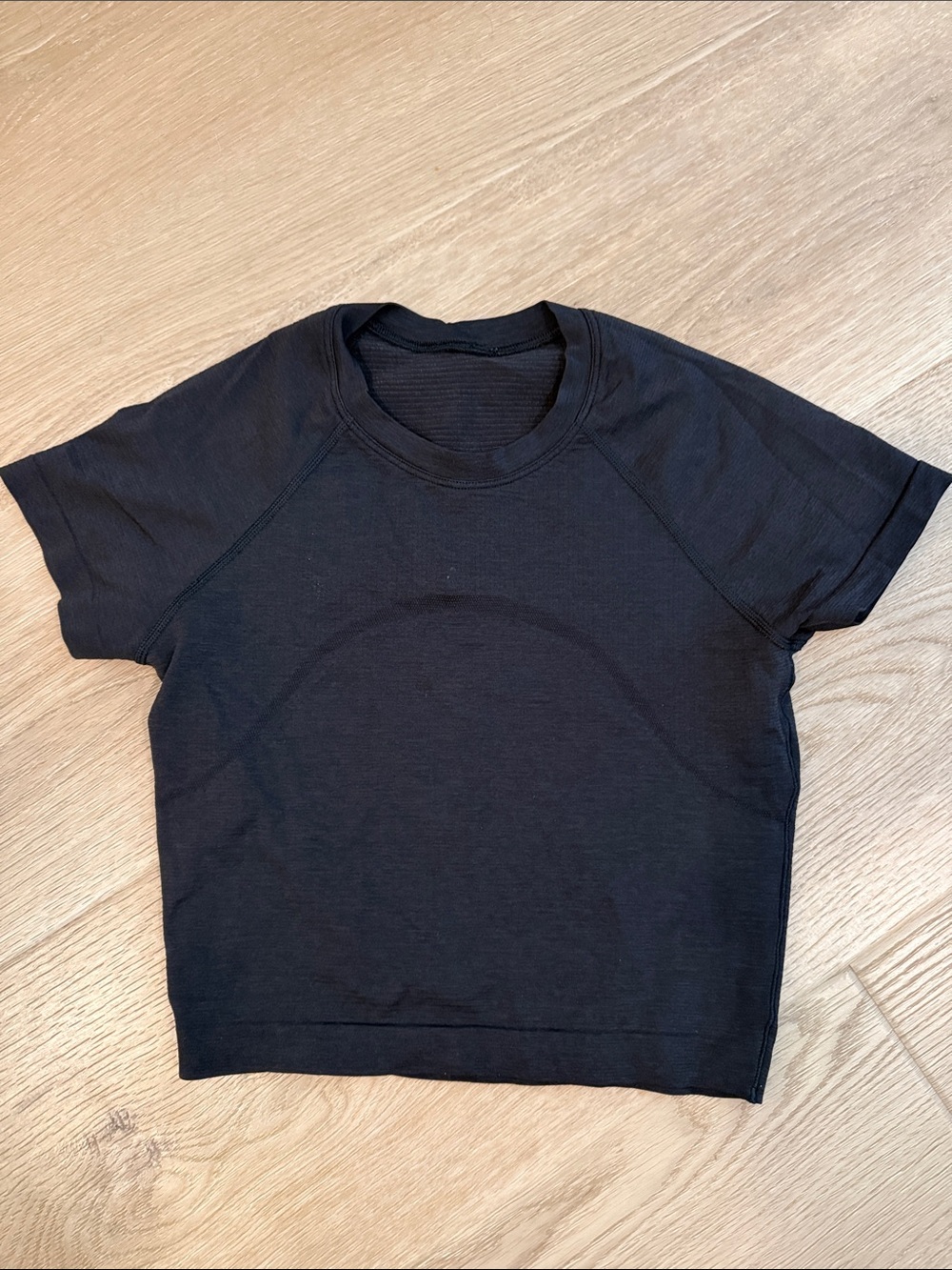lululemon athletica Black Cropped Swiftly top